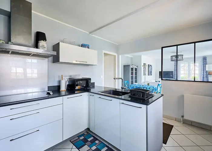 Frontenac - Veranda Et Jardin Clos